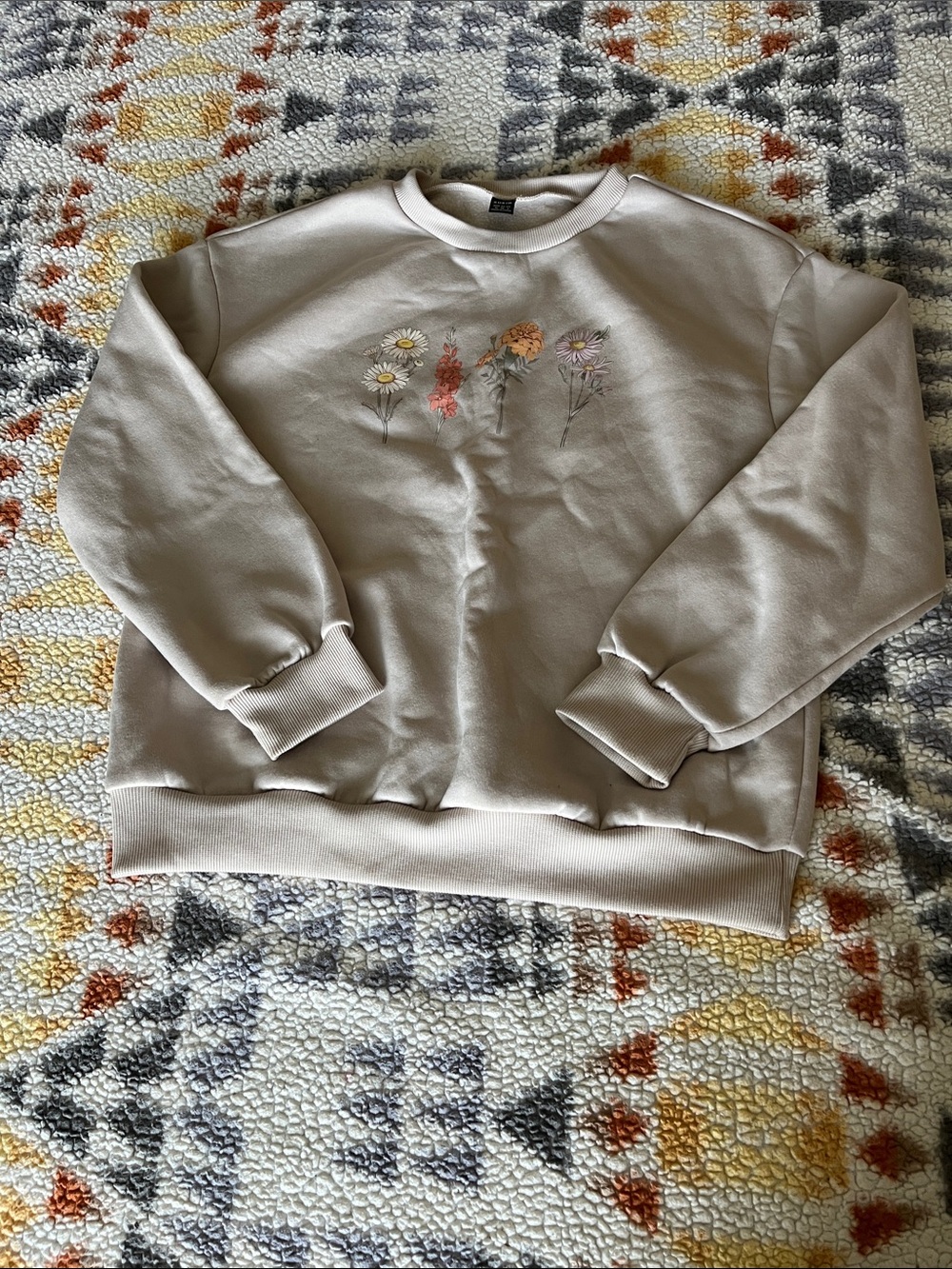 SHEIN Cream Crewneck Sweatshirt with Pastel Floral Embroidery